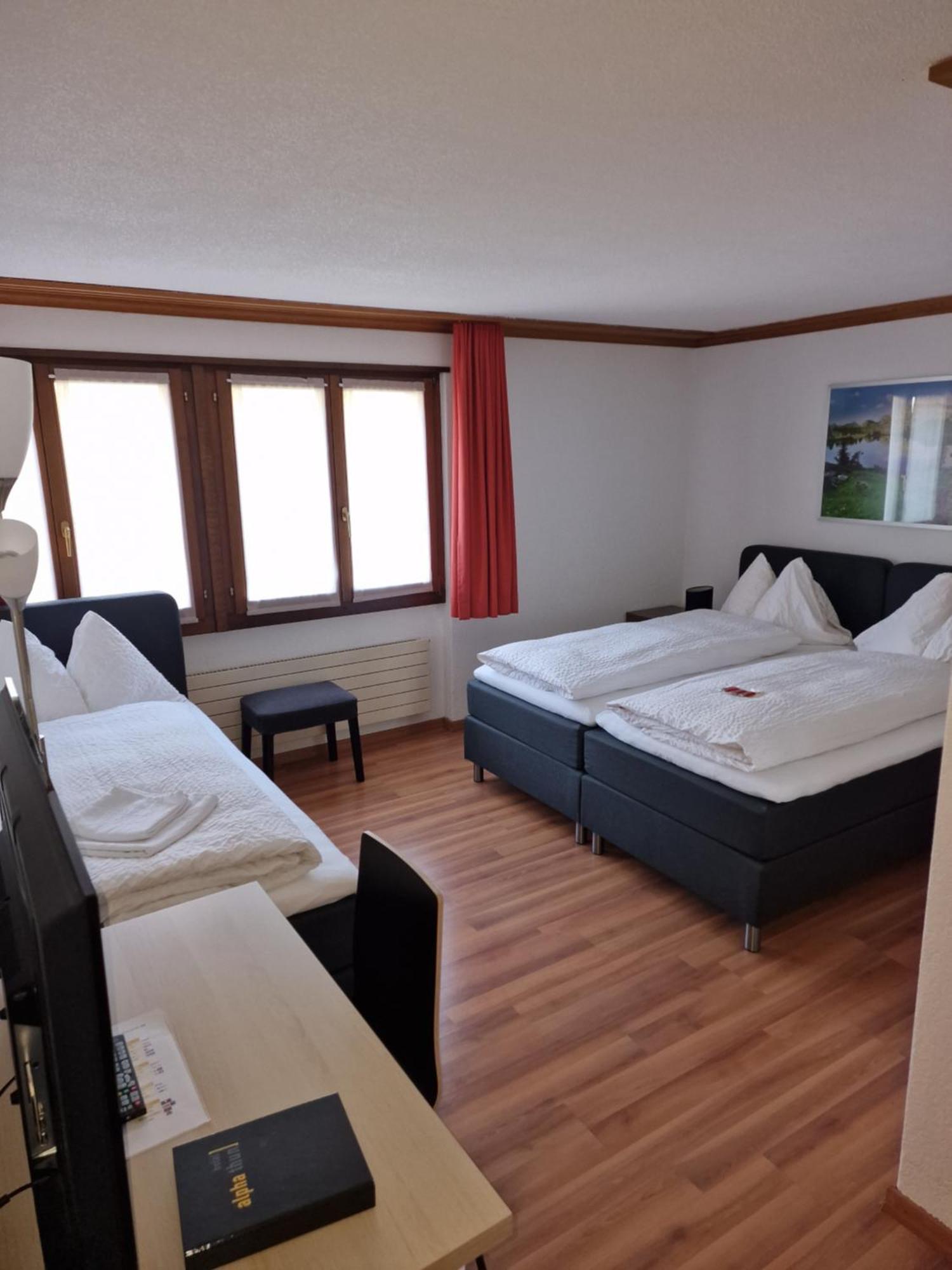 Hotel Alpha Thun Esterno foto