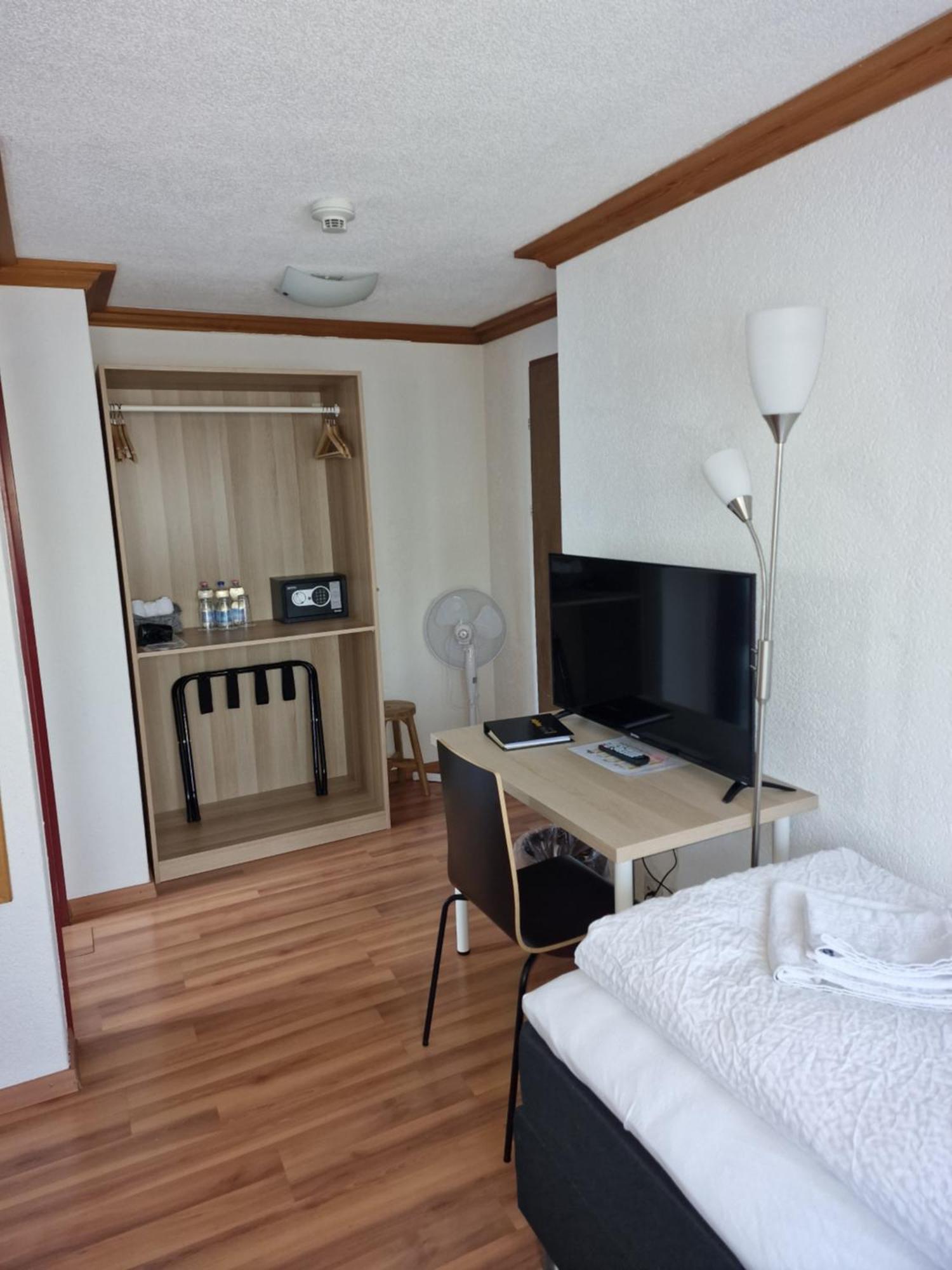 Hotel Alpha Thun Esterno foto